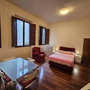 Six Hills House Appartamento